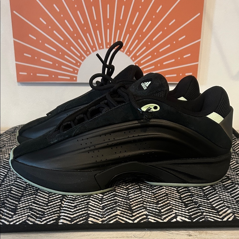 Adidas Men's Black and White Sneakers